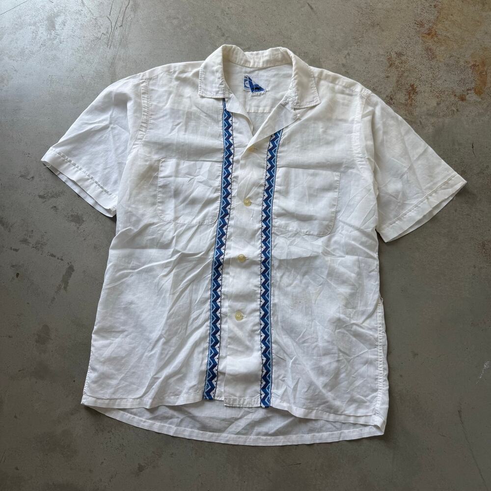 Vintage 50’s Pilgrim Sears Rare Loop Collar Rayon Blend Collared Shirt Size M